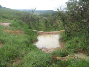 Micro-barragens 1 na Fazenda Roda e Cruz